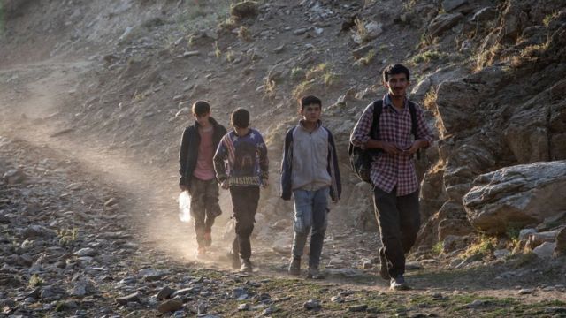 Tatvan'a ulaşmaya çalışan Afgan göçmenler