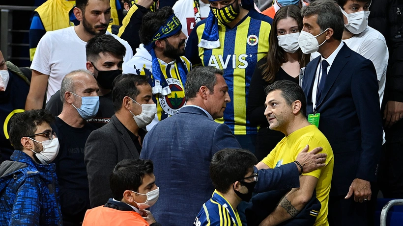 Ali Koç ve taraftarlar arasında gerginlik