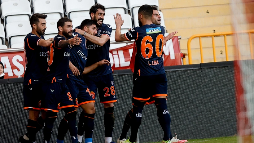 Başakşehir çıkışını Antalyaspor deplasmanında sürdürdü