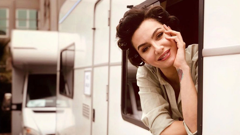 Birce Akalay oyunculuğu askıya aldı! Yeni bir sektöre adım attı