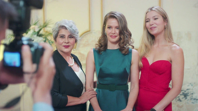 Camdaki Kız dizisinin Selen'i Selma Ergeç: Bize ayrılan sürenin sonuna geldik