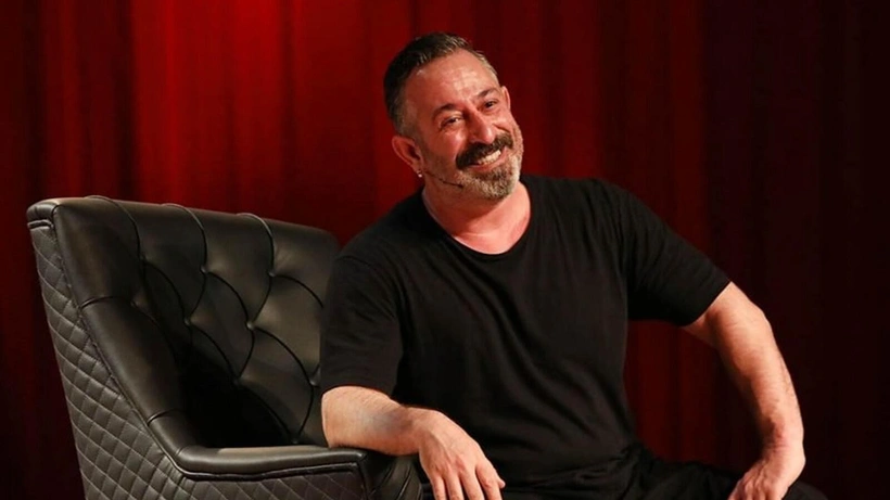 Cem Yılmaz’dan aşı karşıtlarına ‘Viagra’lı yanıt