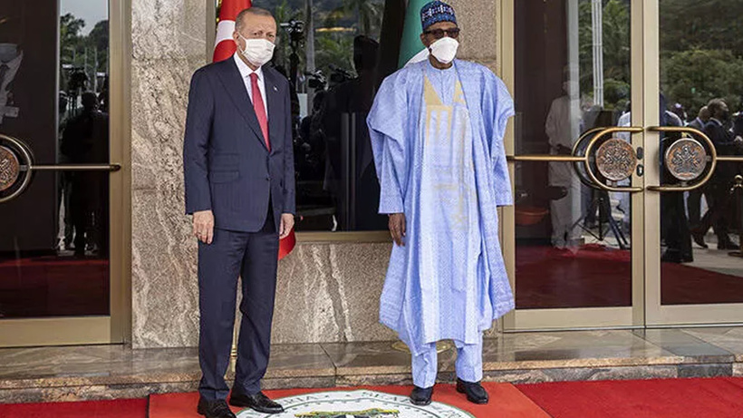 Cumhurbaşkanı Erdoğan, Nijerya’da resmi törenle karşılandı