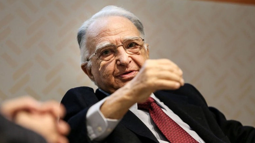 Duayen gazeteci Sami Kohen hayatını kaybetti