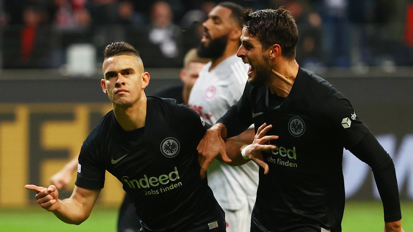 Eintracht Frankfurt, Olympiakos'u üçledi ve liderliğe yükseldi