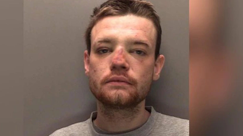 İngiltere'de bir adam cinsel saldırıya uğrayan kadını tecavüzcünün suratını yumruklayarak kurtardı