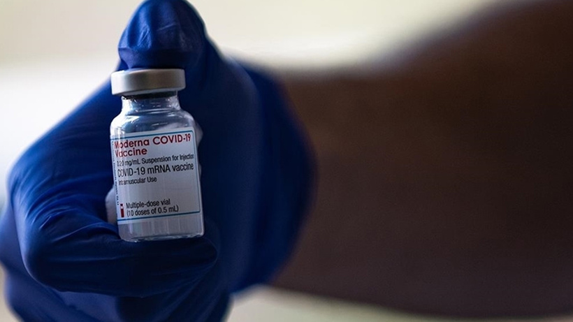 Moderna'nın kurucusu Derrick Rossi Kovid-19 aşıları hakkında çıkan haberlerle ilgili konuştu