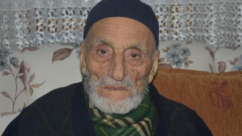 Sivas'ta 99 yaşındaki Kemal Şimşek koronavirüsü yendi, türkü söyleyerek kutladı