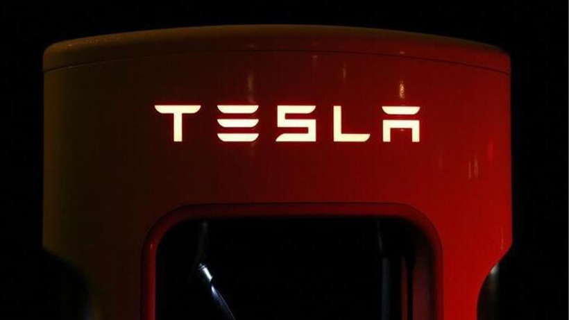 Tesla'nın piyasa değeri 1 trilyon doları aştı
