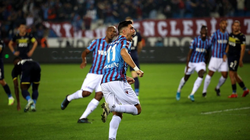 Trabzonspor liderlik koltuğunu Fenerbahçe'den devraldı!