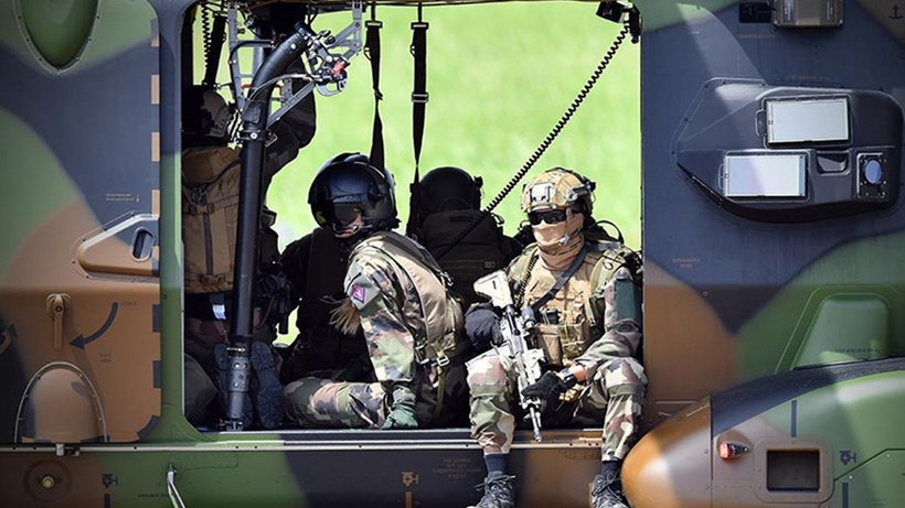 Tüm ülke bu soruyu soruyor: Fransa NATO'nun askeri kanadından çekilir mi?