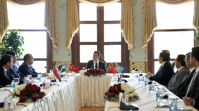 Türk diplomatlarla buluşan İmamoğlu'ndan 'Orhun Abideleri' göndermesi