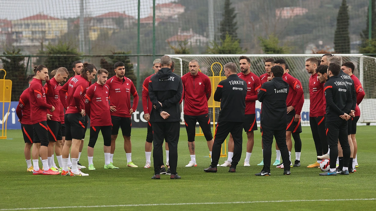 A Milli Futbol Takım'da sakatlık şoku! Kadrodan çıkarıldı