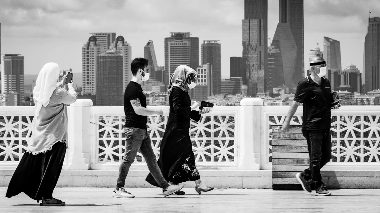 Acı tatlı tanıklıklarla İstanbul’da pandemi sergisi