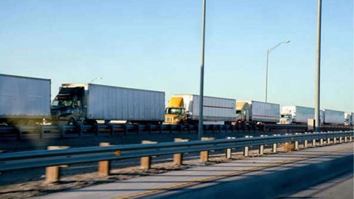 Acil 80 bin kamyon şoförüne ihtiyaç var! Maaş 47 bin dolar...