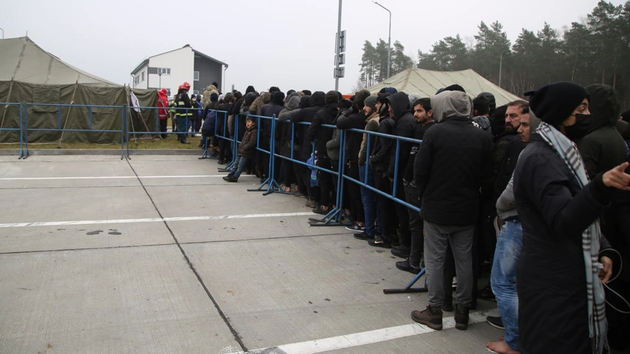 Belarus-Polonya sınırında neler oluyor? Sınırdaki göçmenler kamplarda bekleyişini sürdürüyor
