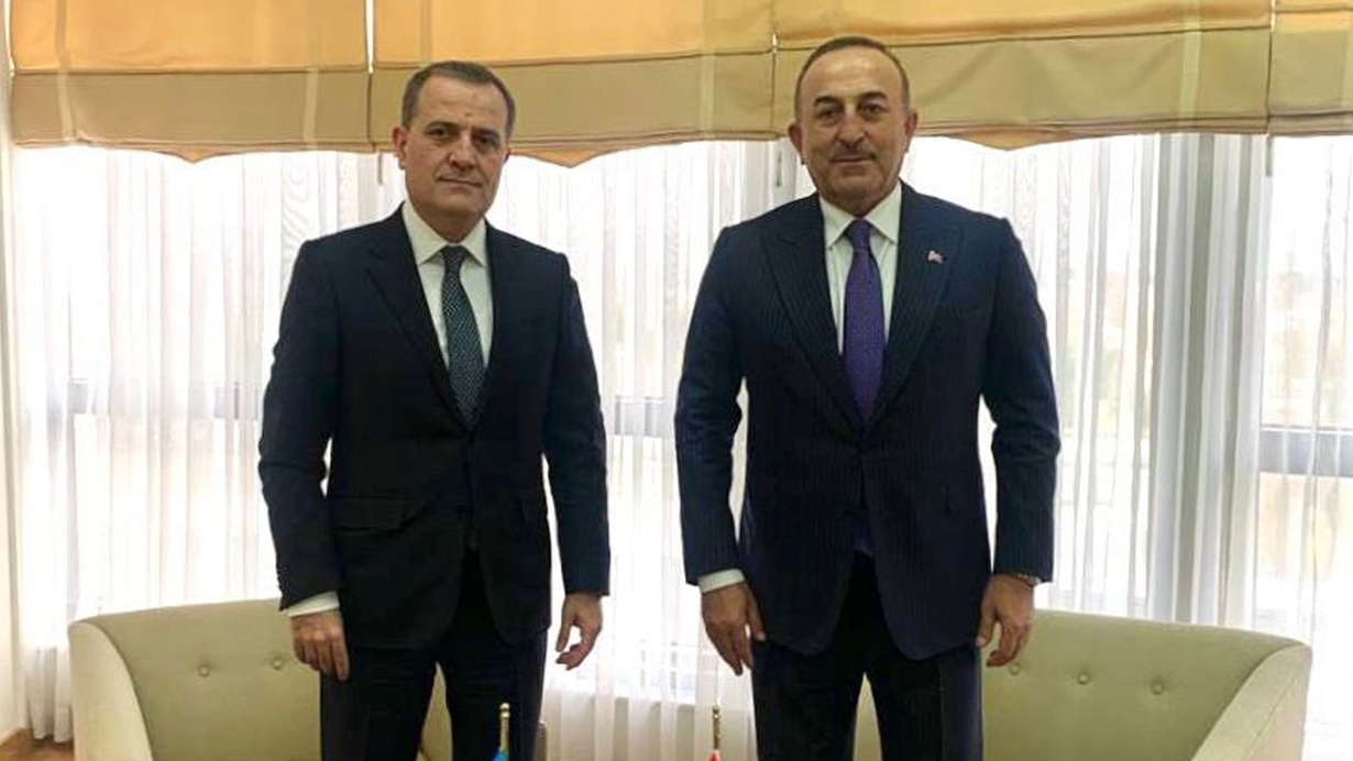 Dışişleri Bakanı Çavuşoğlu, Azerbaycan Dışişleri Bakanı Bayramov'la görüştü