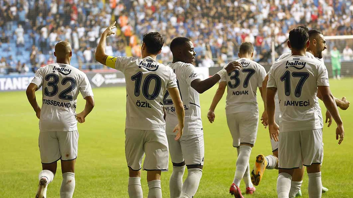 Fenerbahçe UEFA Avrupa Ligi gruplarında ilk galibiyetini arıyor (Fenerbahçe maçı saat kaçta)
