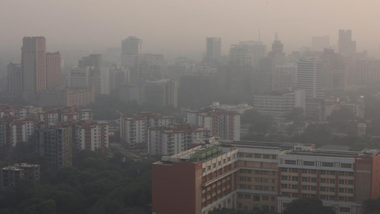 Hindistan'da hava kirliliği nedeniyle okullar süresiz tatil edildi