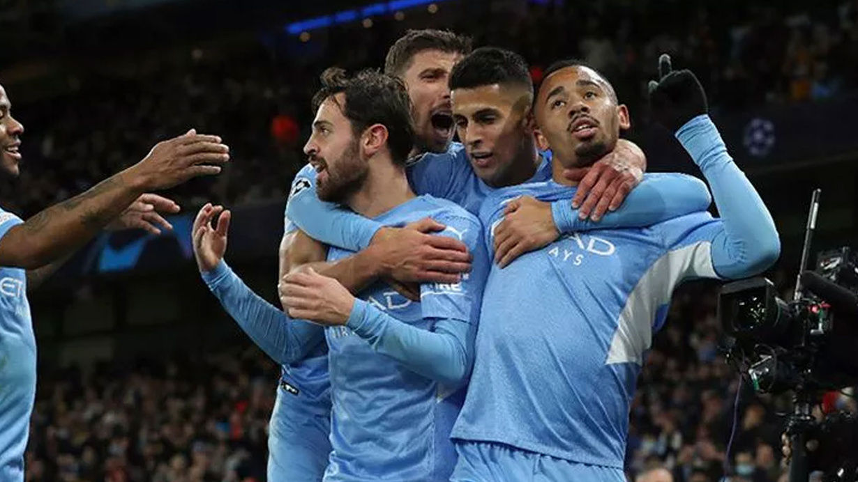 Manchester City sahasında PSG'yi 2-1 mağlup etti