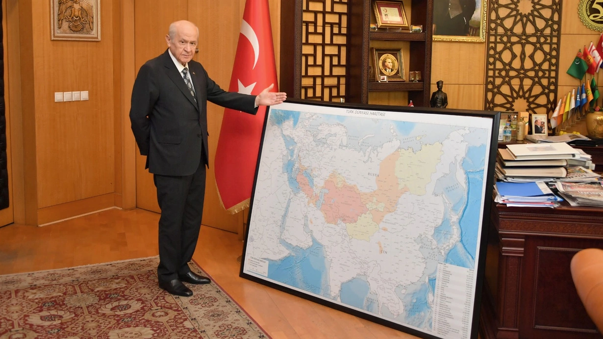 MHP lideri Devlet Bahçeli tasarlayıp çizdirdi: Türk Dünyası Haritası