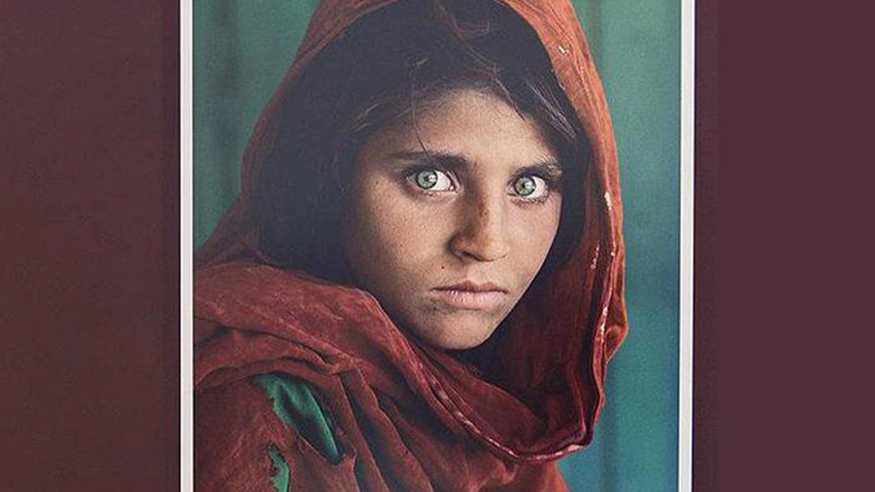 National Geographic'in yeşil gözlü Afgan Kızı İtalya'da