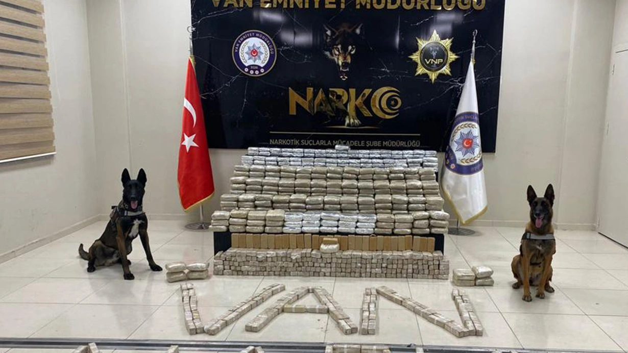 Son Dakika Van'da, 478 kilo 500 gram uyuşturucu ele geçirildi