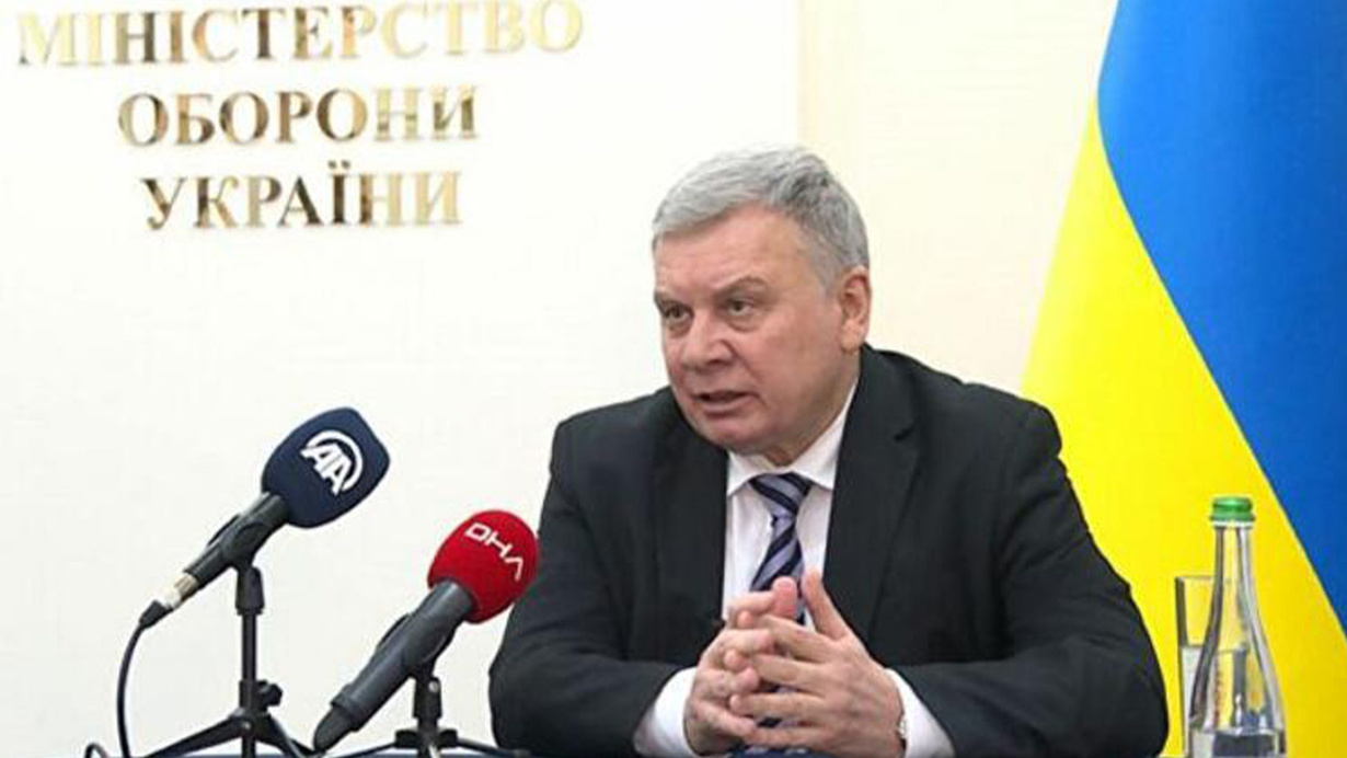 Ukrayna'da beklenmedik istifa! Parlamentoya sundu