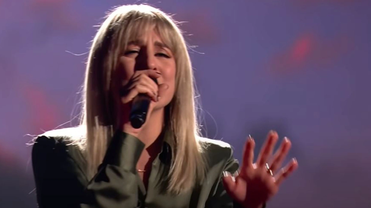 Zeynep Avcı O Ses Almanya'yı yine yıktı geçti! Zerrin Özer'in Kıyamam şarkısıyla herkesi mest etti