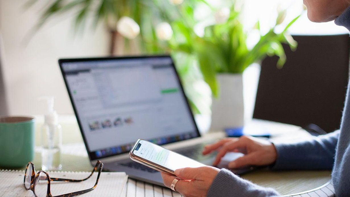 Almanya'da evden çalışanların yataktan bilgisayar başına giderken yaralanması iş kazası sayıldı