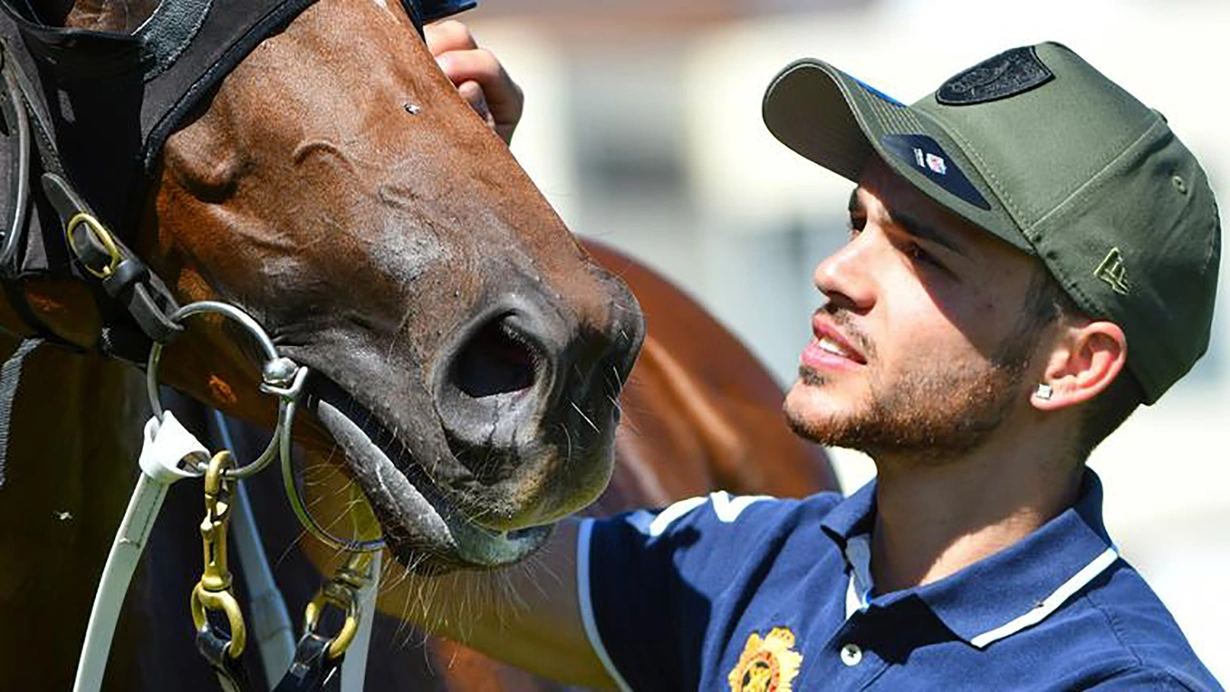 Denize giren ünlü sporcu bir daha çıkamadı!