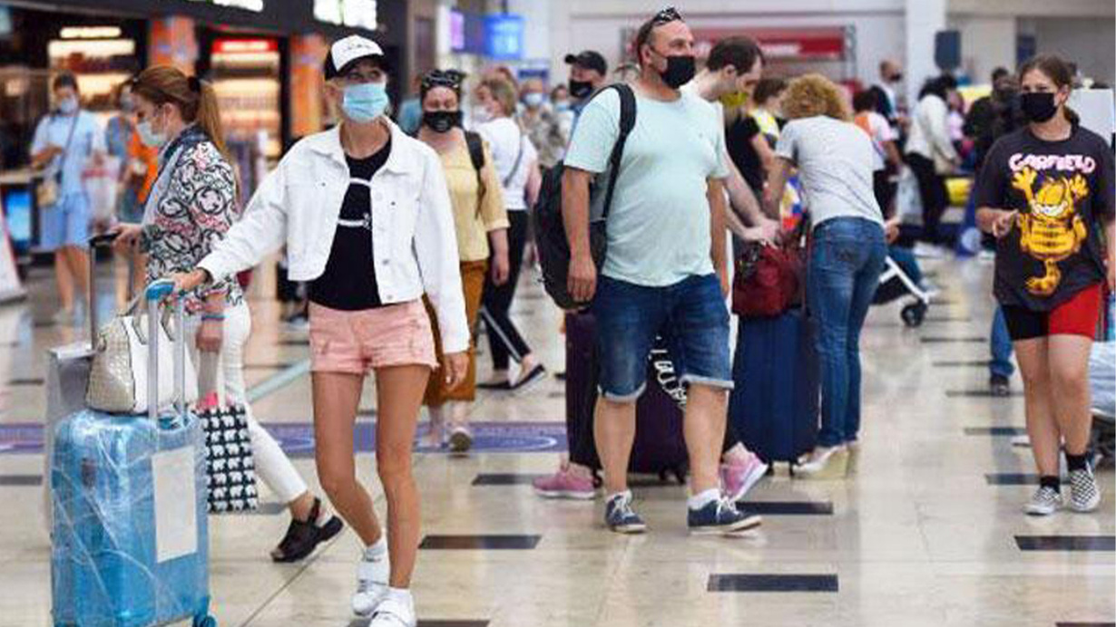 İngiltere 11 ülkeyi kırmızı seyahat listesinden çıkardı