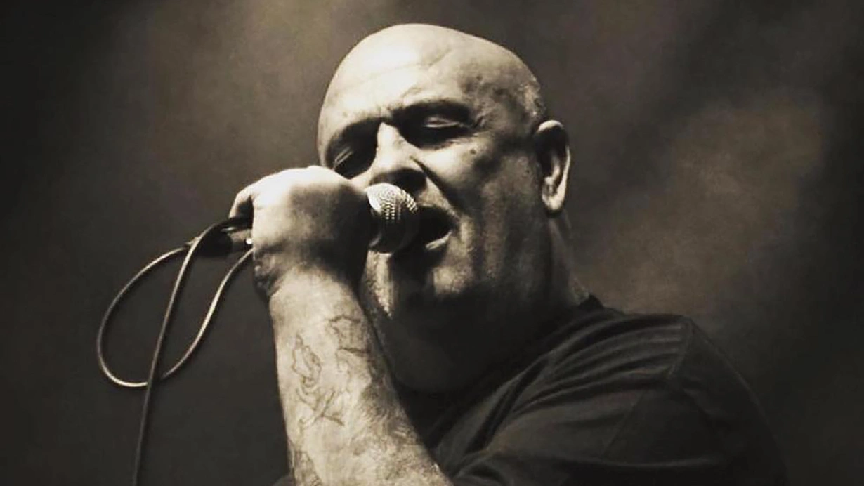 Punk rock'ın efsanesi Mensi koronavirüse yenik düştü