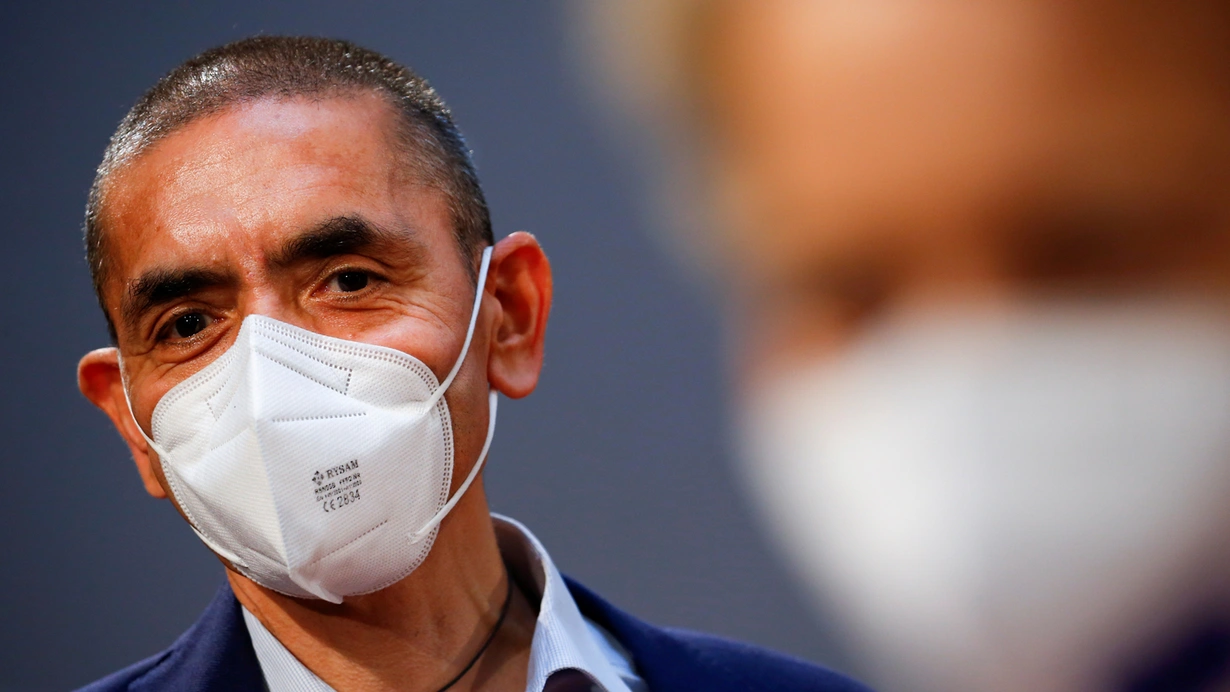 Uğur Şahin'den endişe yaratan Omicron varyantı açıklaması: Aşılı kişilere de bulaşabilir