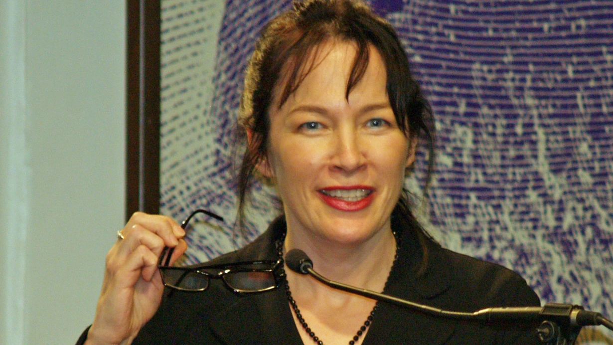 Ünlü yazara tecavüz etmekten 16 yıl hapis yatan siyahi aklandı