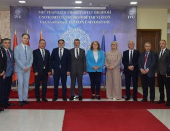 Uluslararası Vizyon Üniversitesi’nde “Parlamento Karavanı” Programı Düzenlendi