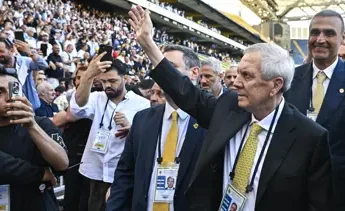 Aziz Yıldırım yeniden başkan seçildi. “Kazanan Fenerbahçe’dir”